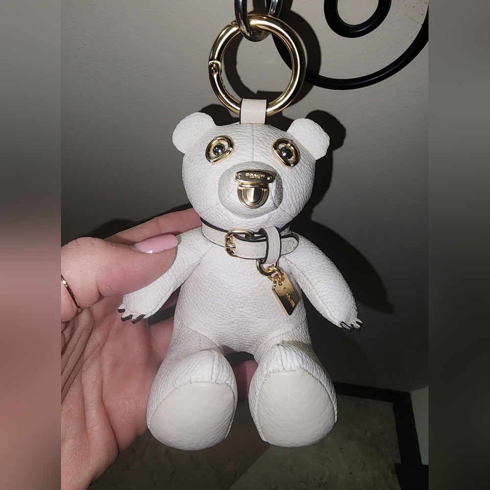 Coach Signature C White Cream Leather Mixed Metals Bear Purse Charm Keychain NEW - Picture 15 of 17